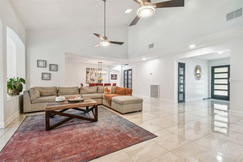 Villa ou maison à vendre à Tampa, Floride: 4 chambres, 312.8 m2 № 1399225 - photo 10