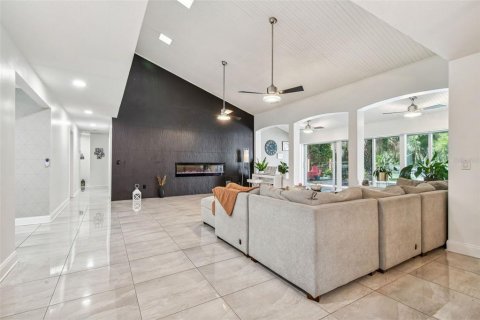 Villa ou maison à vendre à Tampa, Floride: 4 chambres, 312.8 m2 № 1399225 - photo 11