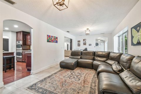 Villa ou maison à vendre à Tampa, Floride: 4 chambres, 312.8 m2 № 1399225 - photo 24