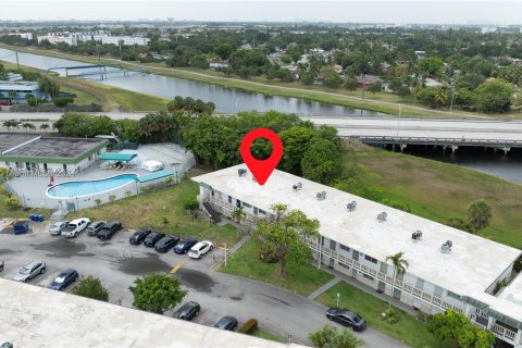 Copropriété à vendre à Miami Gardens, Floride: 2 chambres, 94.02 m2 № 1181924 - photo 12