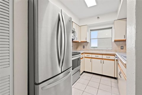 Condo in Clearwater, Florida, 1 bedroom  № 1366349 - photo 17