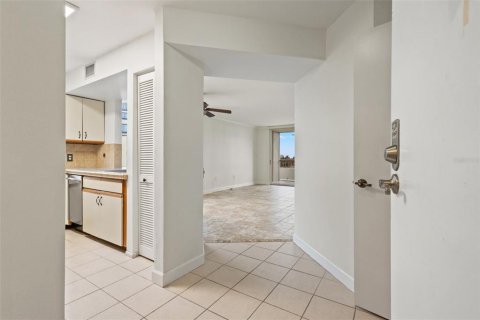 Copropriété à louer à Clearwater, Floride: 1 chambre, 68.75 m2 № 1366349 - photo 2