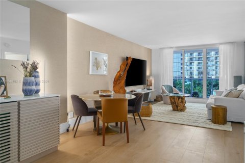 Copropriété à vendre à Miami Beach, Floride: 2 chambres, 114.27 m2 № 1189314 - photo 11