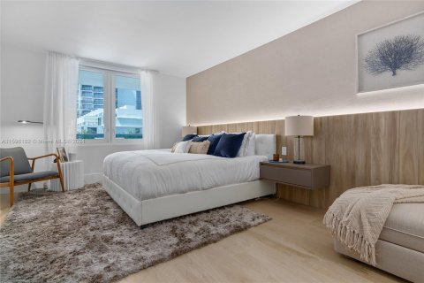 Copropriété à vendre à Miami Beach, Floride: 2 chambres, 114.27 m2 № 1189314 - photo 27