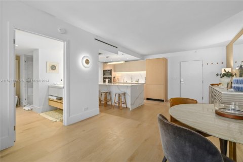 Copropriété à vendre à Miami Beach, Floride: 2 chambres, 114.27 m2 № 1189314 - photo 13