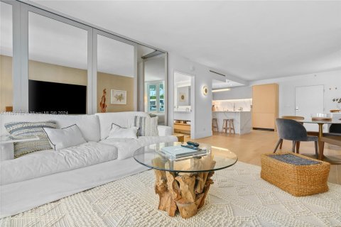 Condo in Miami Beach, Florida, 2 bedrooms  № 1189314 - photo 16