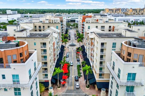 Condo in Miami, Florida, 1 bedroom  № 1394846 - photo 30