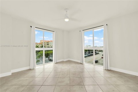 Condominio en venta en Miami, Florida, 1 dormitorio, 87.42 m2 № 1394846 - foto 20