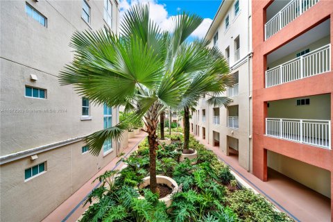 Condo in Miami, Florida, 1 bedroom  № 1394846 - photo 23