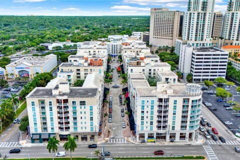 Condo in Miami, Florida, 1 bedroom  № 1394846 - photo 9