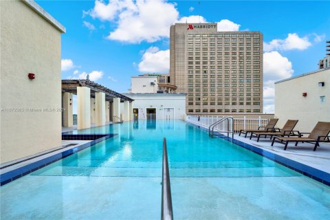 Condo in Miami, Florida, 1 bedroom  № 1394846 - photo 25