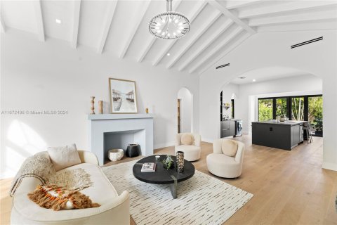 Casa en venta en Miami Beach, Florida, 5 dormitorios, 248.98 m2 № 1394886 - foto 4