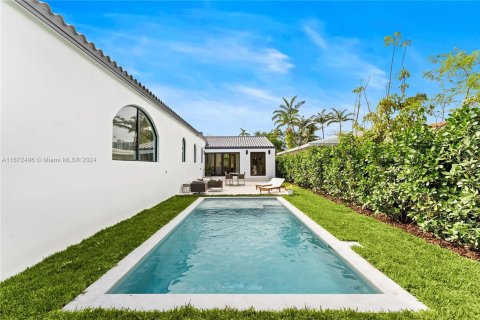 Casa en venta en Miami Beach, Florida, 5 dormitorios, 248.98 m2 № 1394886 - foto 30