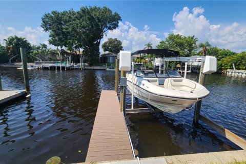 Touwnhouse à vendre à Tampa, Floride: 3 chambres, 198.53 m2 № 1312590 - photo 3