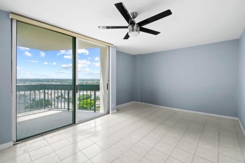 Condo in West Palm Beach, Florida, 2 bedrooms  № 1099038 - photo 24