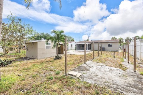 House in Fort Lauderdale, Florida 3 bedrooms, 80.82 sq.m. № 1220716 - photo 10