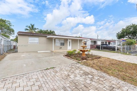 Villa ou maison à vendre à Fort Lauderdale, Floride: 3 chambres, 80.82 m2 № 1220716 - photo 2