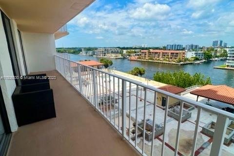 Copropriété à vendre à Sunny Isles Beach, Floride: 2 chambres, 115.2 m2 № 922123 - photo 3