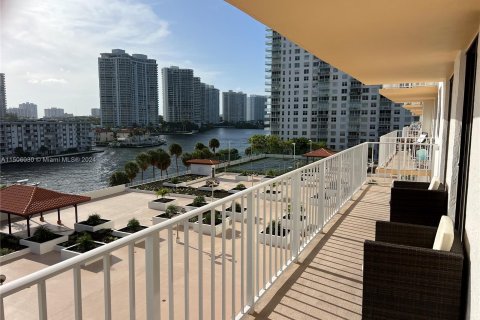 Copropriété à vendre à Sunny Isles Beach, Floride: 2 chambres, 115.2 m2 № 922123 - photo 7