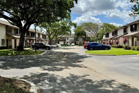 Condominio en venta en Lauderhill, Florida, 2 dormitorios, 113.71 m2 № 1101116 - foto 2