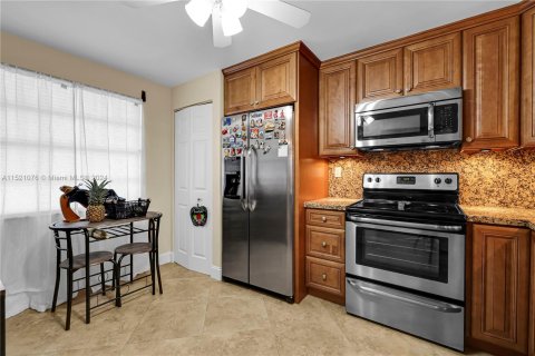 Condominio en venta en Pembroke Pines, Florida, 2 dormitorios, 94.85 m2 № 969740 - foto 9