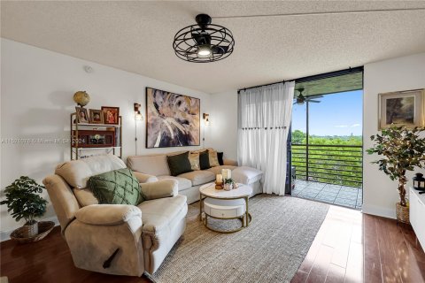 Condominio en venta en Pembroke Pines, Florida, 2 dormitorios, 94.85 m2 № 969740 - foto 3