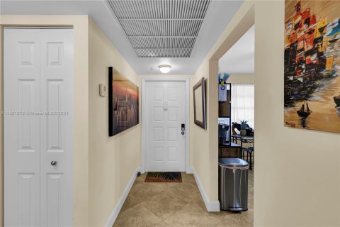 Condominio en venta en Pembroke Pines, Florida, 2 dormitorios, 94.85 m2 № 969740 - foto 5