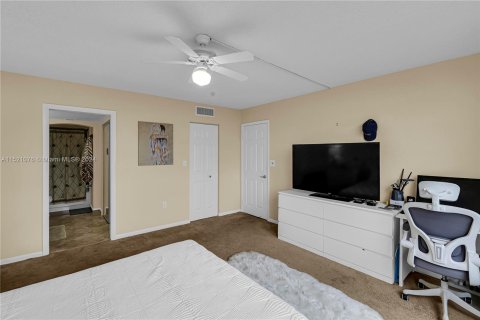 Condominio en venta en Pembroke Pines, Florida, 2 dormitorios, 94.85 m2 № 969740 - foto 13