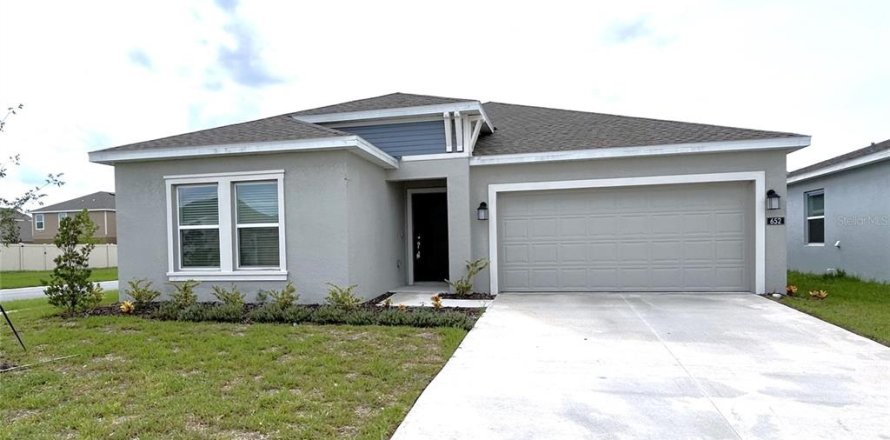 House in Winter Haven, Florida 4 bedrooms, 179.77 sq.m. № 1364612