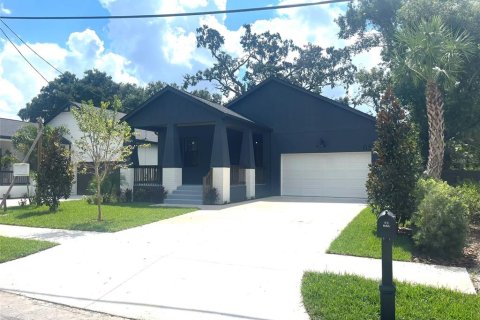 House in Tampa, Florida 4 bedrooms, 207.17 sq.m. № 1387210 - photo 2