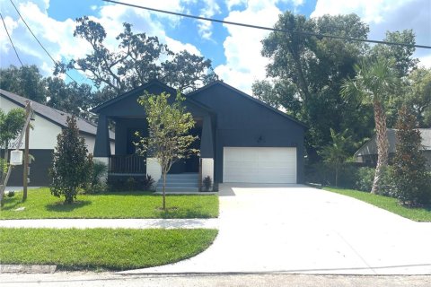 Casa en venta en Tampa, Florida, 4 dormitorios, 207.17 m2 № 1387210 - foto 1