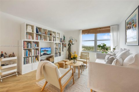 Copropriété à vendre à Miami Beach, Floride: 1 chambre, 67.45 m2 № 1377242 - photo 2