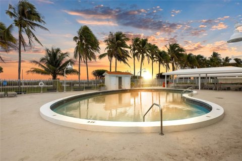 Condominio en venta en Miami Beach, Florida, 1 dormitorio, 67.45 m2 № 1377242 - foto 16