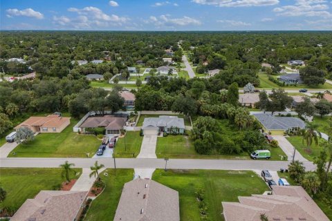 House in North Port, Florida 3 bedrooms, 120.77 sq.m. № 1368270 - photo 4