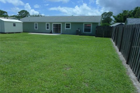 House in Palm Bay, Florida 3 bedrooms, 116.78 sq.m. № 1396511 - photo 17