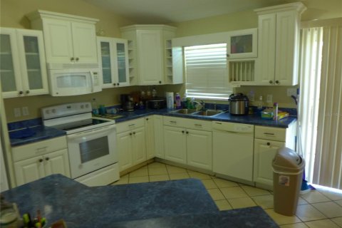 House in Palm Bay, Florida 3 bedrooms, 116.78 sq.m. № 1396511 - photo 6