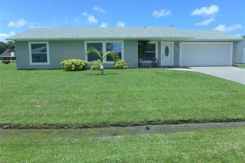 House in Palm Bay, Florida 3 bedrooms, 116.78 sq.m. № 1396511 - photo 1