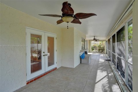 House in Coral Springs, Florida 3 bedrooms, 162.3 sq.m. № 1389524 - photo 23