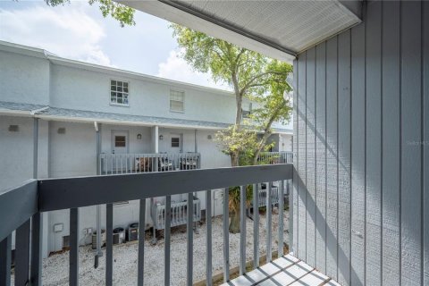 Copropriété à vendre à Tampa, Floride: 2 chambres, 94.76 m2 № 1312754 - photo 4