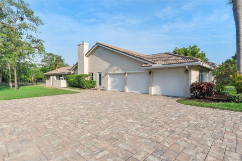 House in Parkland, Florida 6 bedrooms, 396.88 sq.m. № 1189551 - photo 7