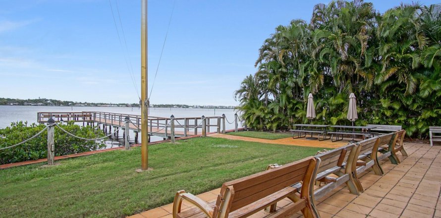 Condo in Stuart, Florida, 1 bedroom  № 939002