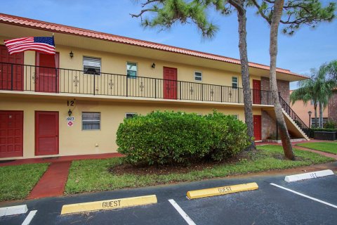 Condo in Stuart, Florida, 1 bedroom  № 939002 - photo 8