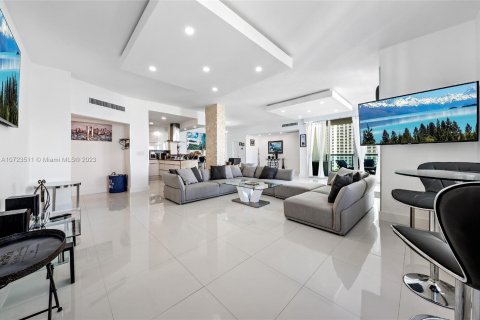 Condominio en alquiler en Hollywood, Florida, 3 dormitorios, 178.93 m2 № 5014 - foto 15