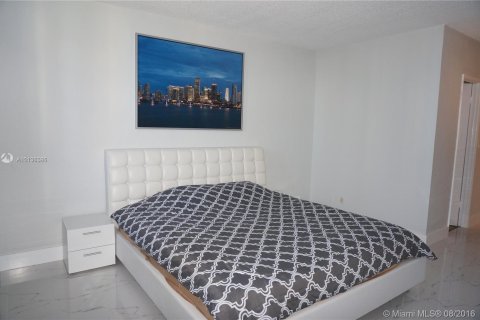 Condominio en alquiler en Sunny Isles Beach, Florida, 1 dormitorio, 93.37 m2 № 5011 - foto 16