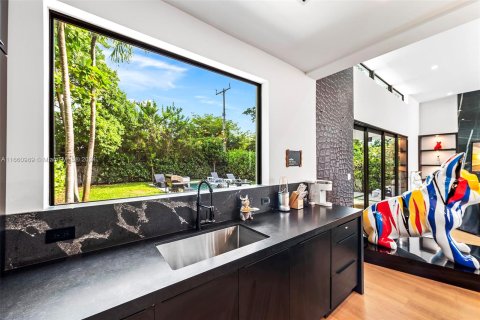 Casa en alquiler en Miami, Florida, 3 dormitorios, 184.13 m2 № 1367373 - foto 15