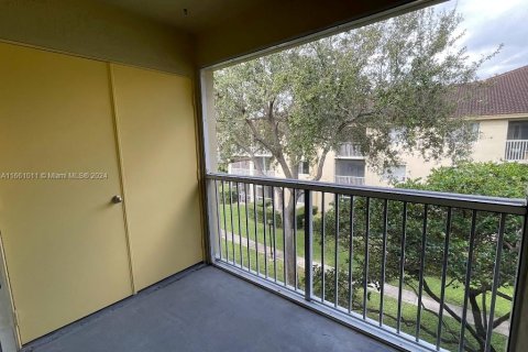 Copropriété à louer à Hollywood, Floride: 2 chambres, 94.76 m2 № 1367376 - photo 30