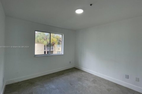 Copropriété à louer à Hollywood, Floride: 2 chambres, 94.76 m2 № 1367376 - photo 23