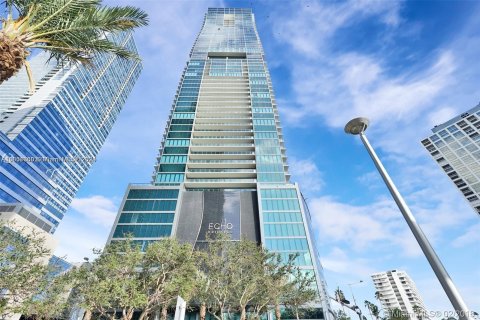 Condominio en alquiler en Miami, Florida, 1 dormitorio, 73.58 m2 № 1367375 - foto 1