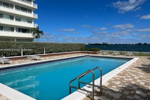 Condominio en venta en Miami Shores, Florida, 2 dormitorios, 107.21 m2 № 843640 - foto 20