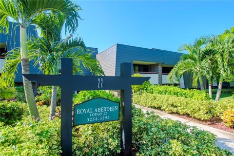 Condo in Palm Harbor, Florida, 1 bedroom  № 1372106 - photo 28